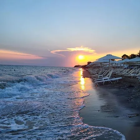 Sunny Sea View Apartment- Geoponika - Free Parking Apartmán